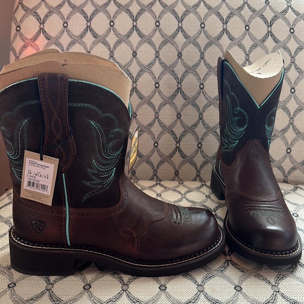 Brand New Ariat Fatbaby Cowboy boots WIDE